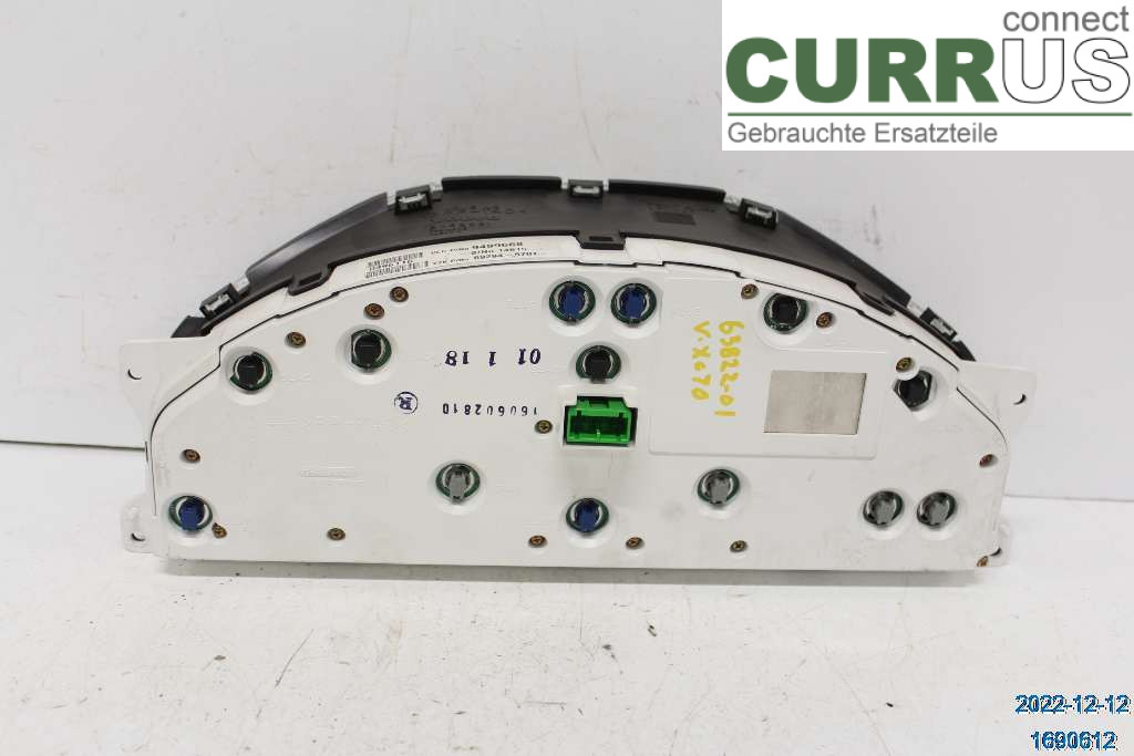 VOLVO XC70   01-04 Instrument cluster / comb 8251281 2,4T
