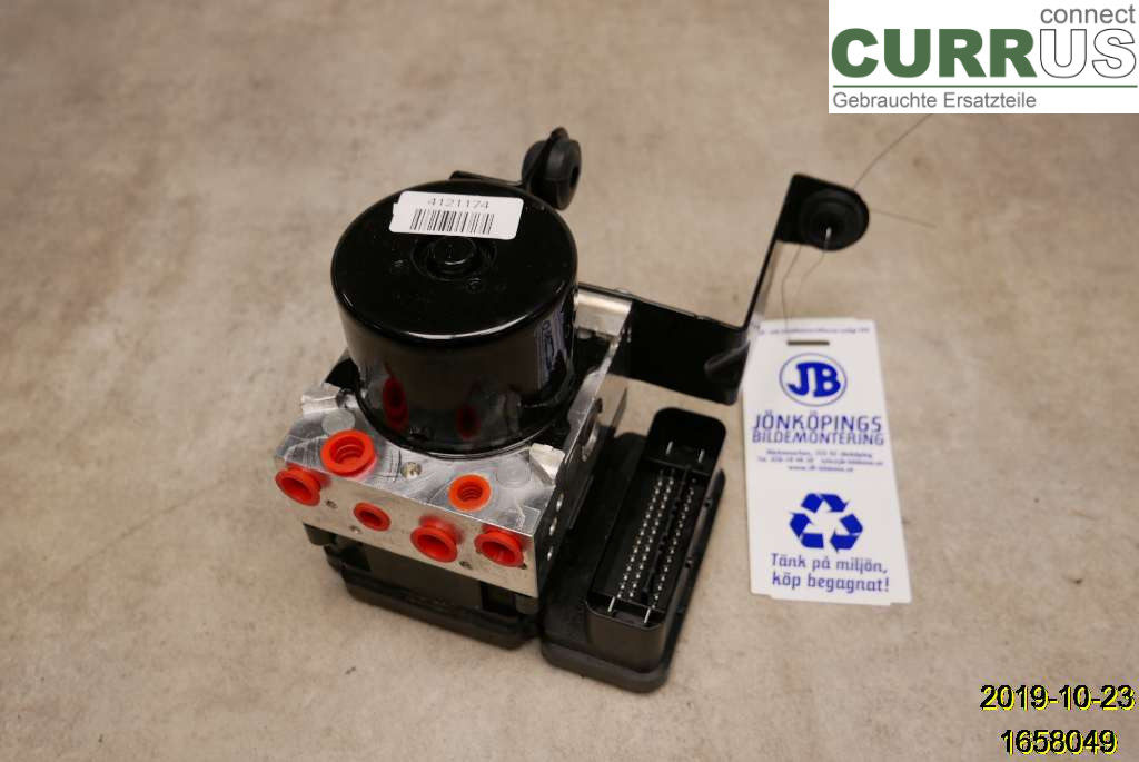 VOLVO V40  CROSS COUNTRY 13-19 Unité hydraulique ABS 31423317 B4154T4