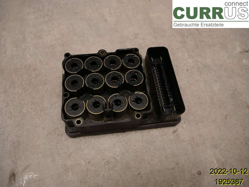 VOLVO XC70   01-04 Brake Unit (ABS) 8671457 D5244T