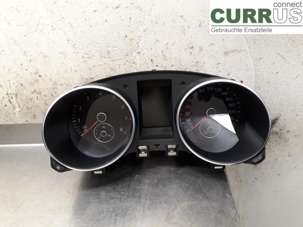 VW GOLF VI     09-13 Instrument cluster / comb 5K0920872X CAVD