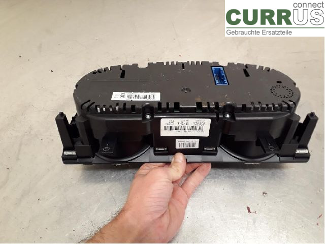 VW PASSAT      05-10 Instrument cluster / comb 3C0920872GX CAYC