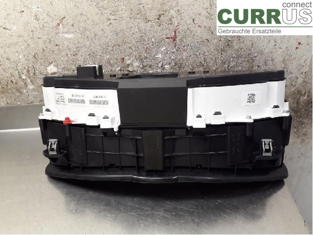 VOLVO V40  12-19 Instrument cluster / comb 36010387 D4204T8