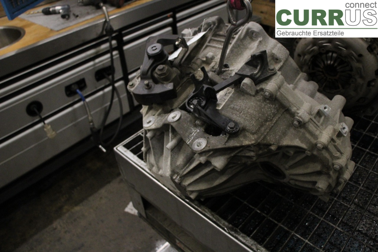 VOLVO V60 CROSS COUNTRY  16-18 Gearbox (6-speed) 36010267 D4204T4