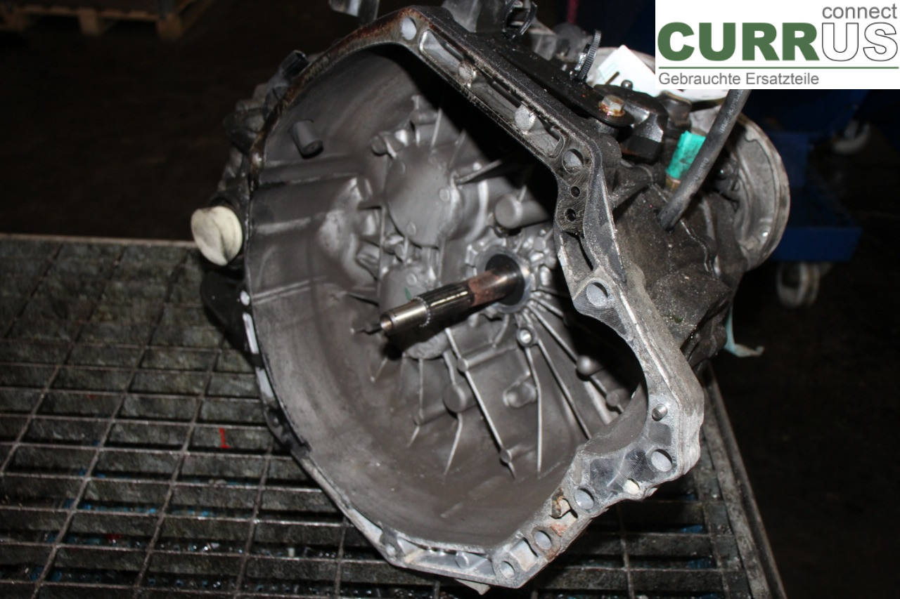 RENAULT TRAFIC  15- Gearbox (6-speed) 8201704616 R9M-450