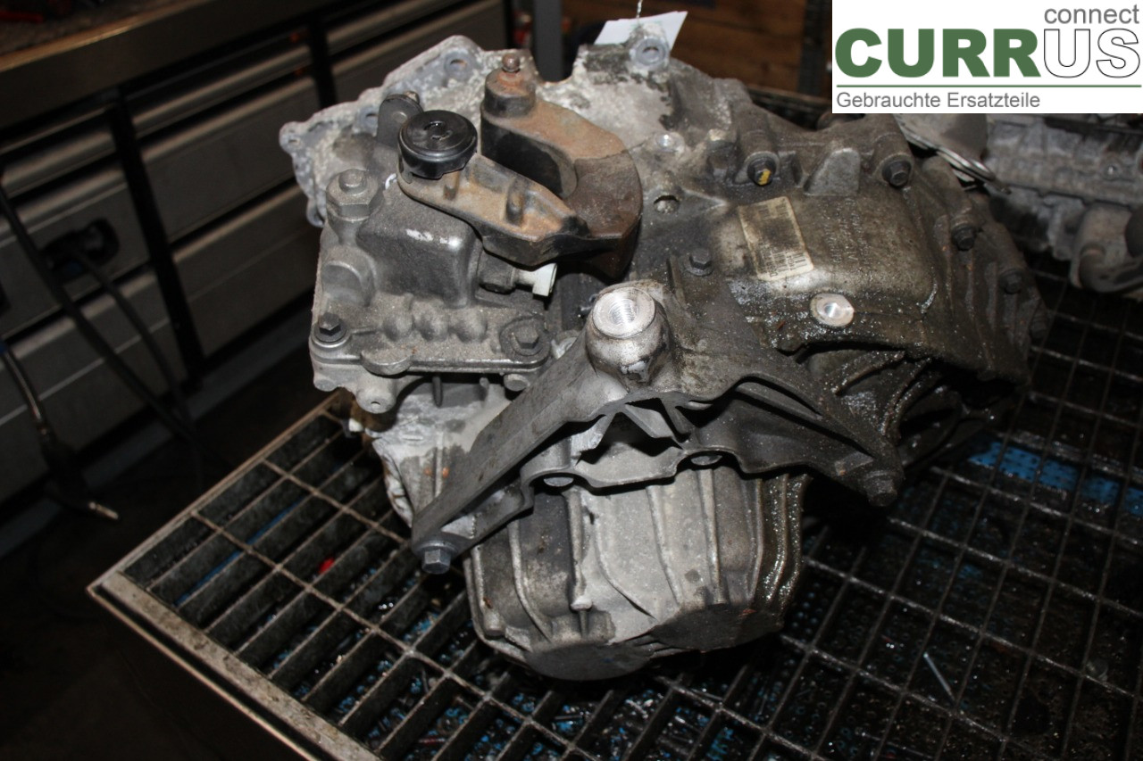 VOLVO V40  12-19 6-Gang-Getriebe 36001737 D5204T6