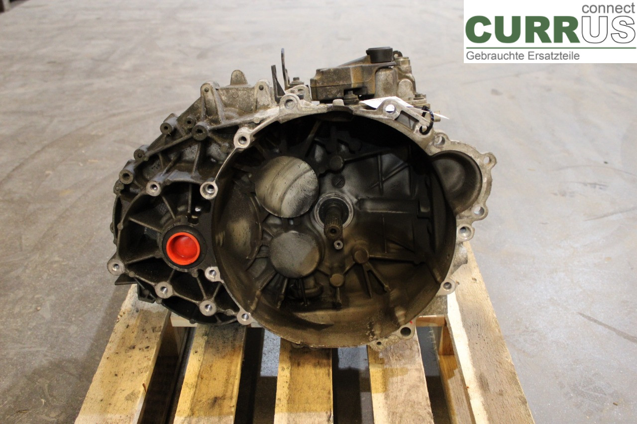 VOLVO V70      08-13 Gearbox (6-speed) 8251965 D5244T10