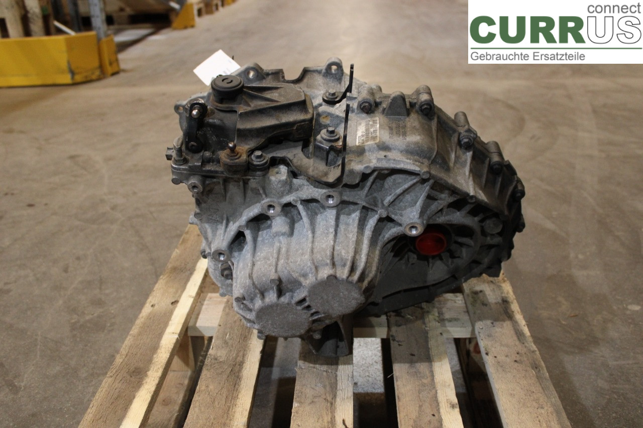 VOLVO V70      08-13 Gearbox (6-speed) 8251965 D5244T10