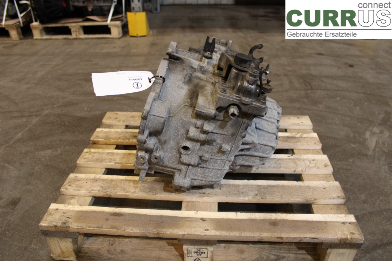 VOLVO V70      08-13 Gearbox (6-speed) 8251965 D5244T10