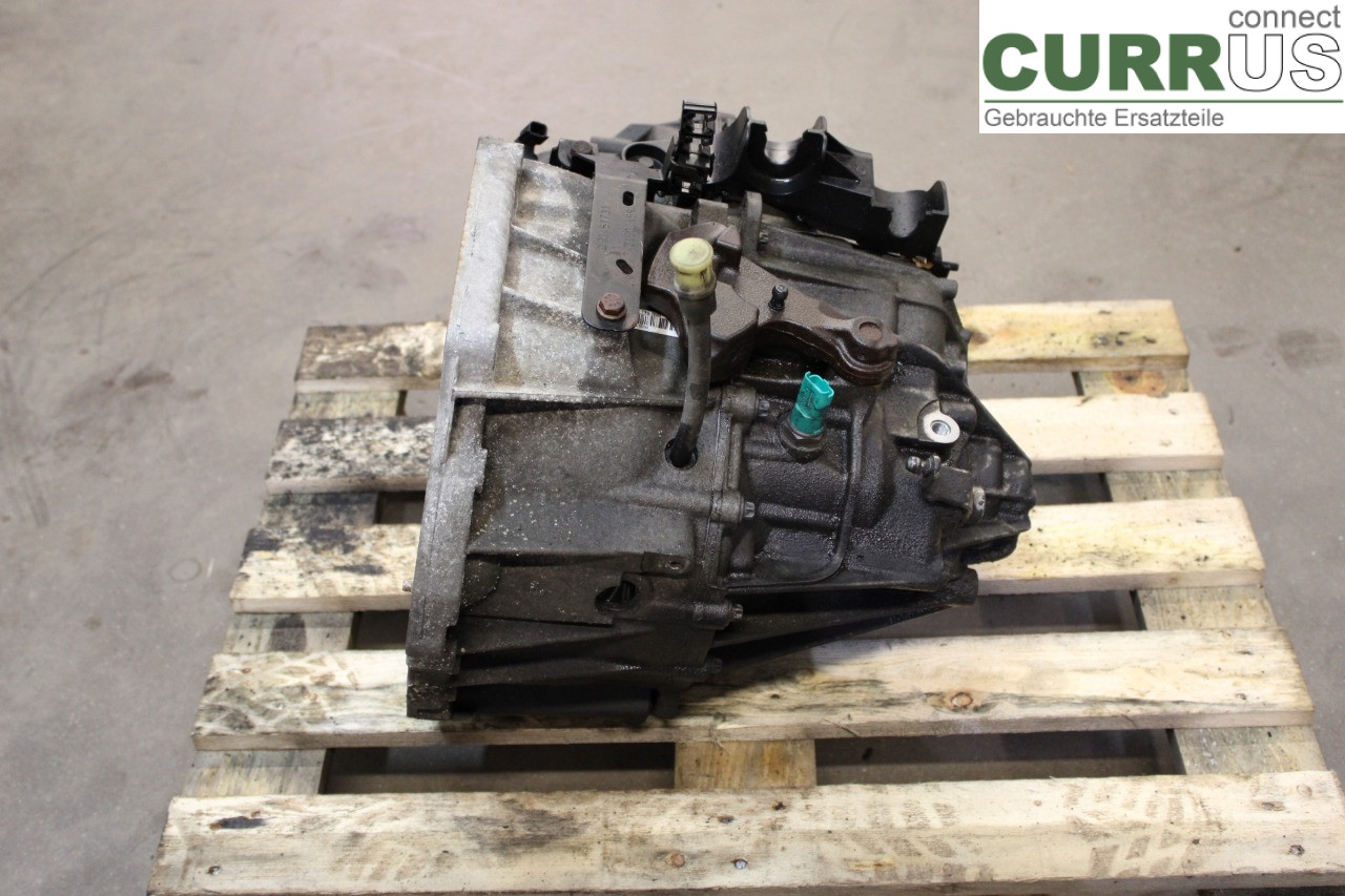 RENAULT TRAFIC  15- Gearbox (6-speed) 8201704616 R9M-450