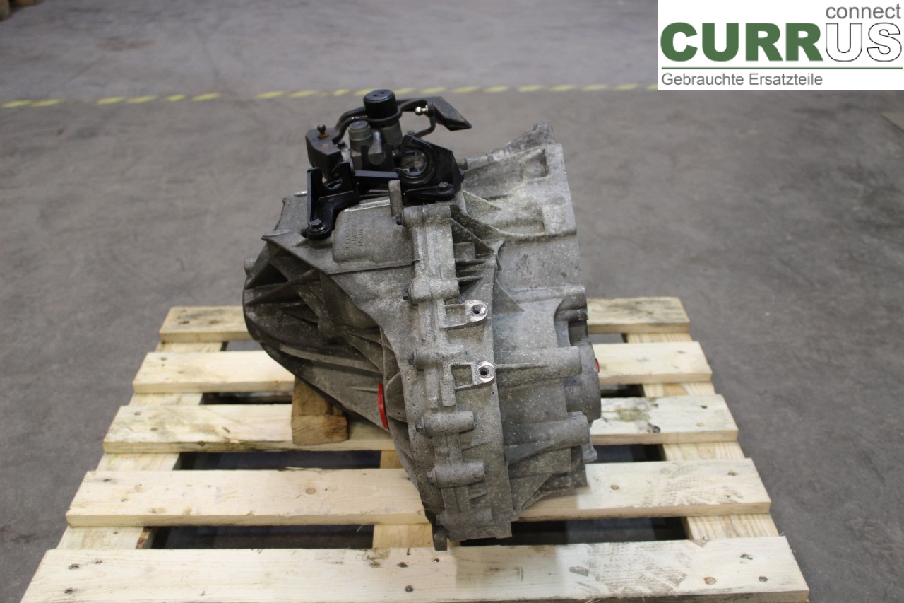 VOLVO V60  14-18 Gearbox (6-speed) 36010330 D4204T5
