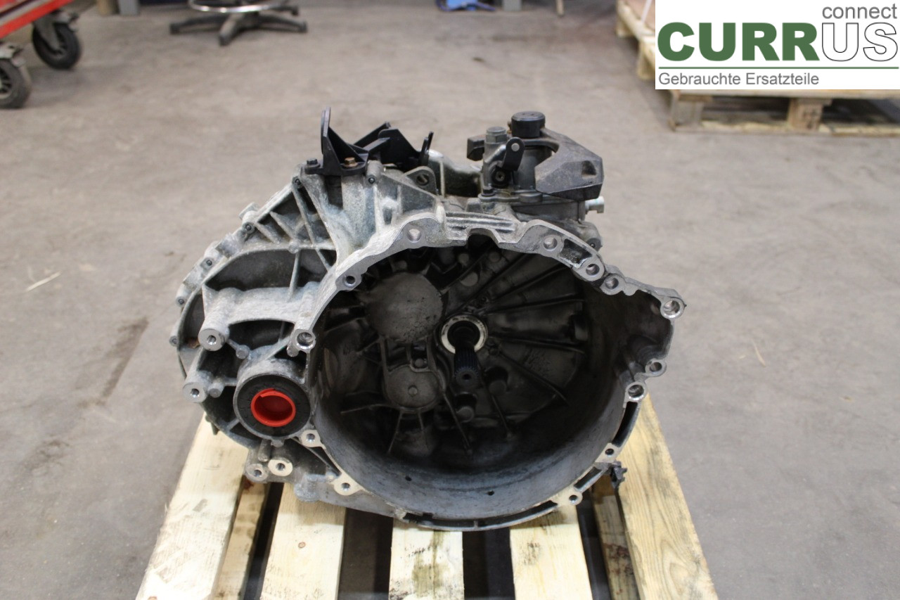 VOLVO V60  14-18 Gearbox (6-speed) 36010330 D4204T5