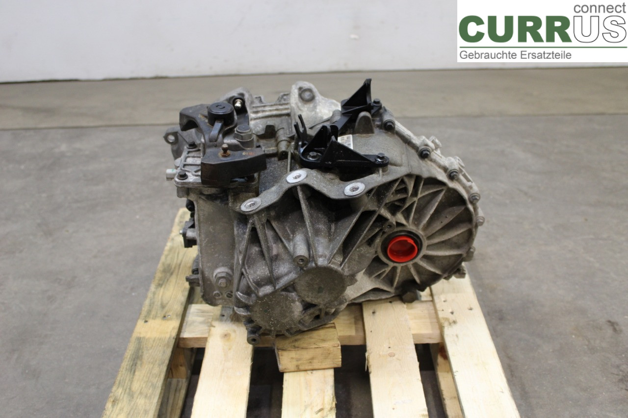 VOLVO V60  14-18 Gearbox (6-speed) 36010330 D4204T5