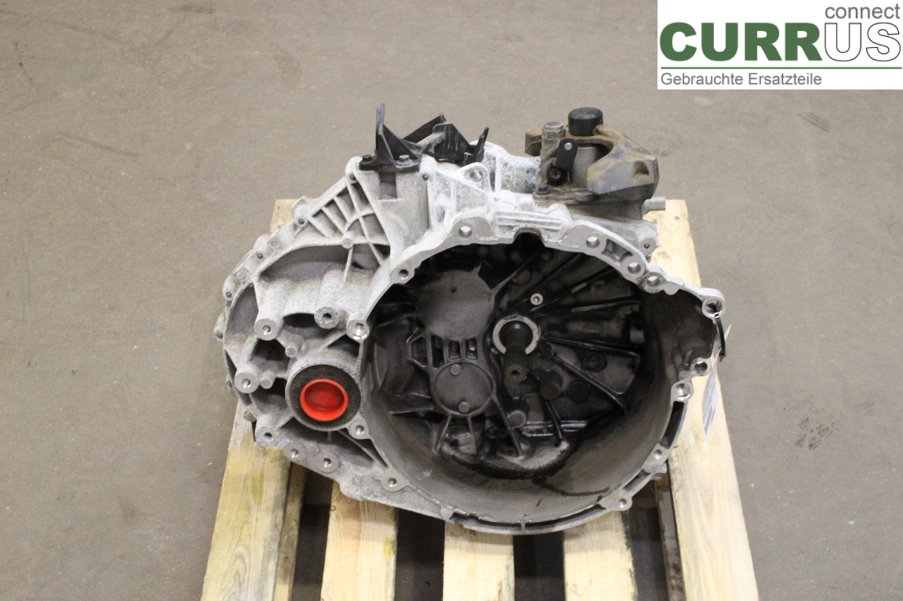 VOLVO V40  CROSS COUNTRY 13-19 Gearbox (6-speed) 36012742 D4204T8