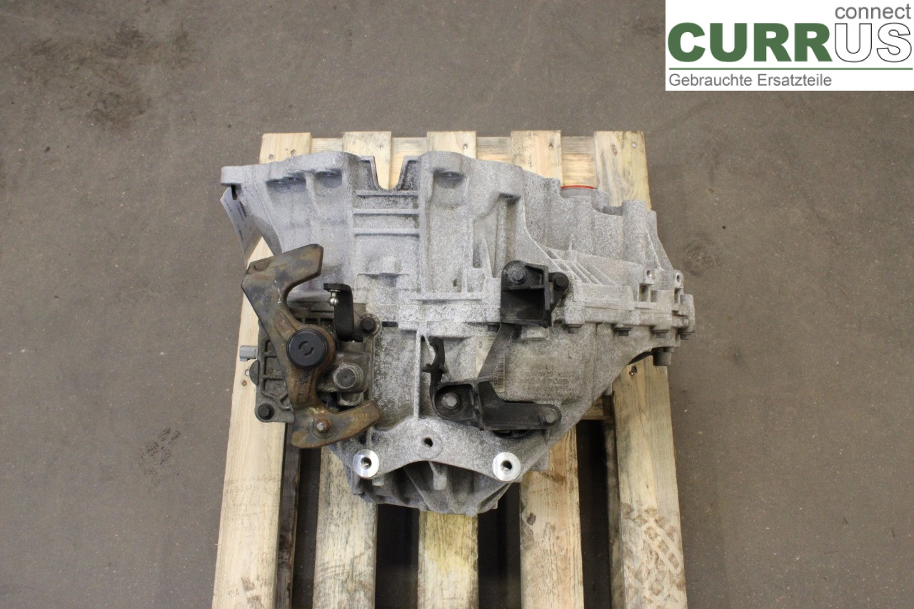 VOLVO V40  CROSS COUNTRY 13-19 Gearbox (6-speed) 36012742 D4204T8