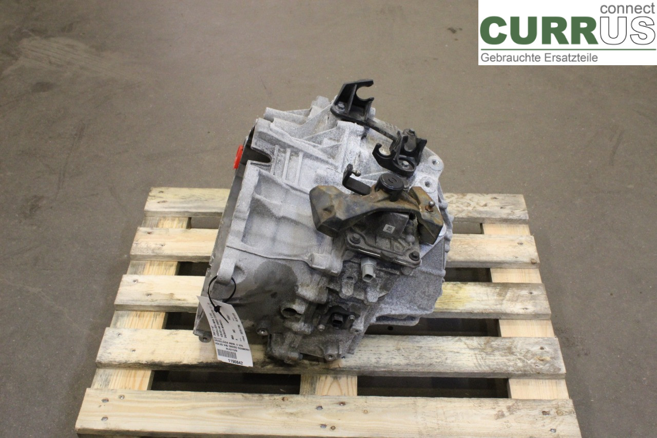 VOLVO V40  CROSS COUNTRY 13-19 Gearbox (6-speed) 36012742 D4204T8