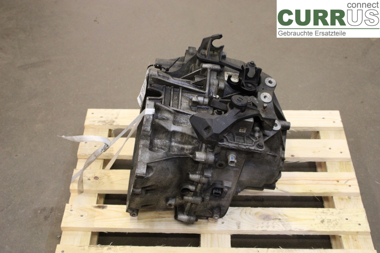 VOLVO V70    14-16 Gearbox (6-speed) 36010330 D4204T5