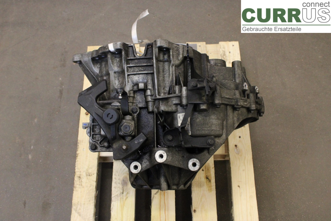 VOLVO V70    14-16 Gearbox (6-speed) 36010330 D4204T5