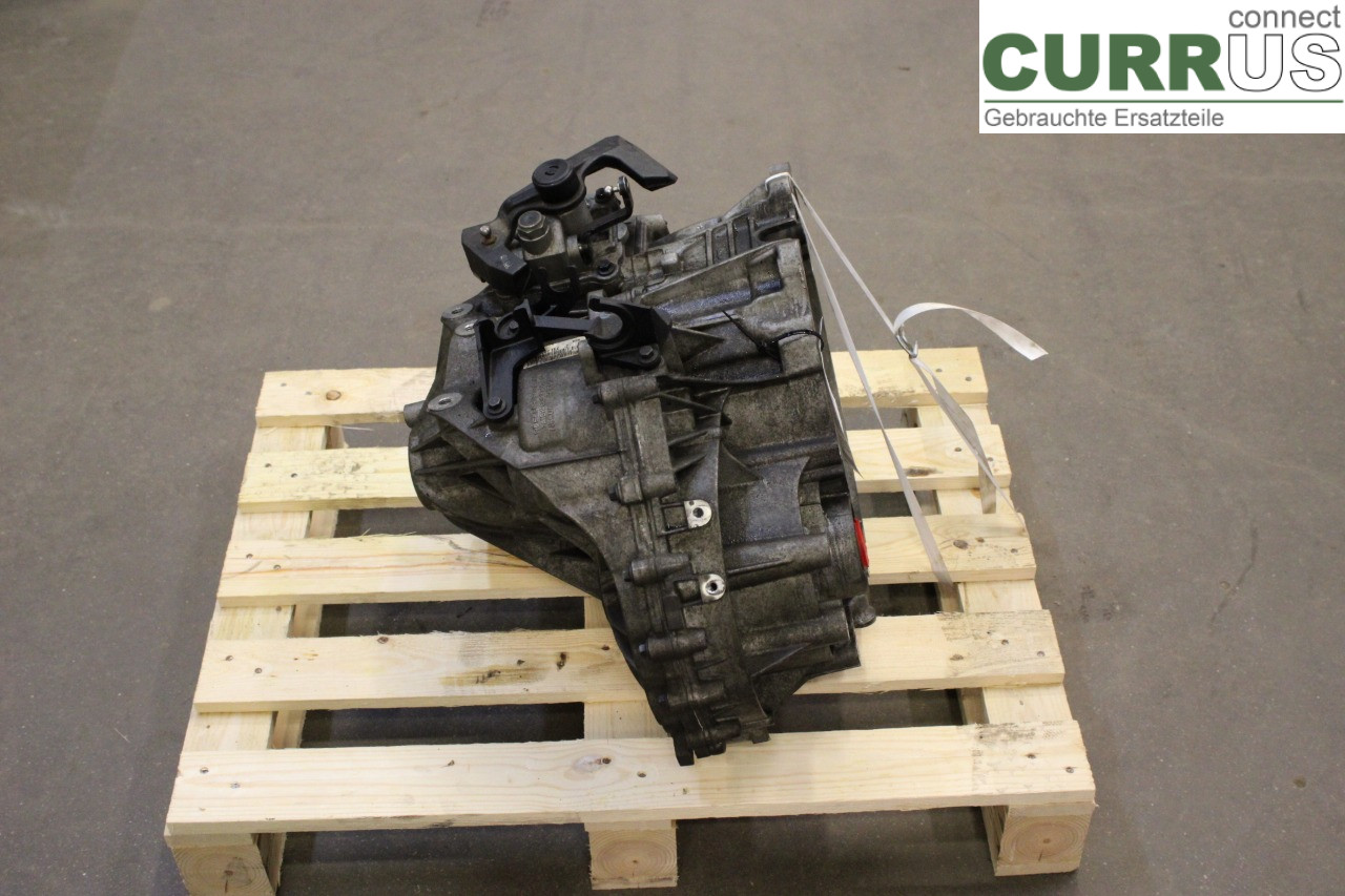 VOLVO V70    14-16 Gearbox (6-speed) 36010330 D4204T5