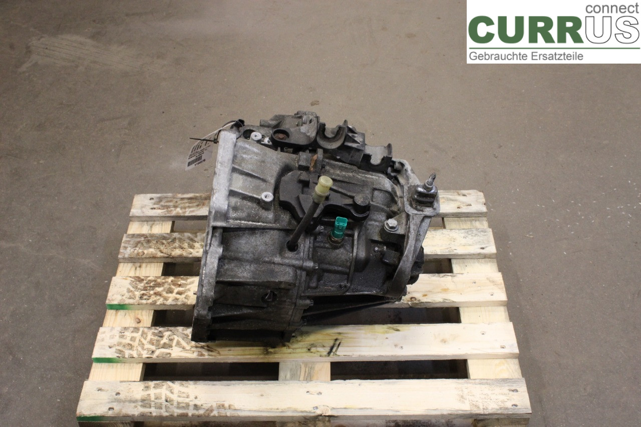 RENAULT TRAFIC  15- Gearbox (6-speed) 8201704616 R9M-450