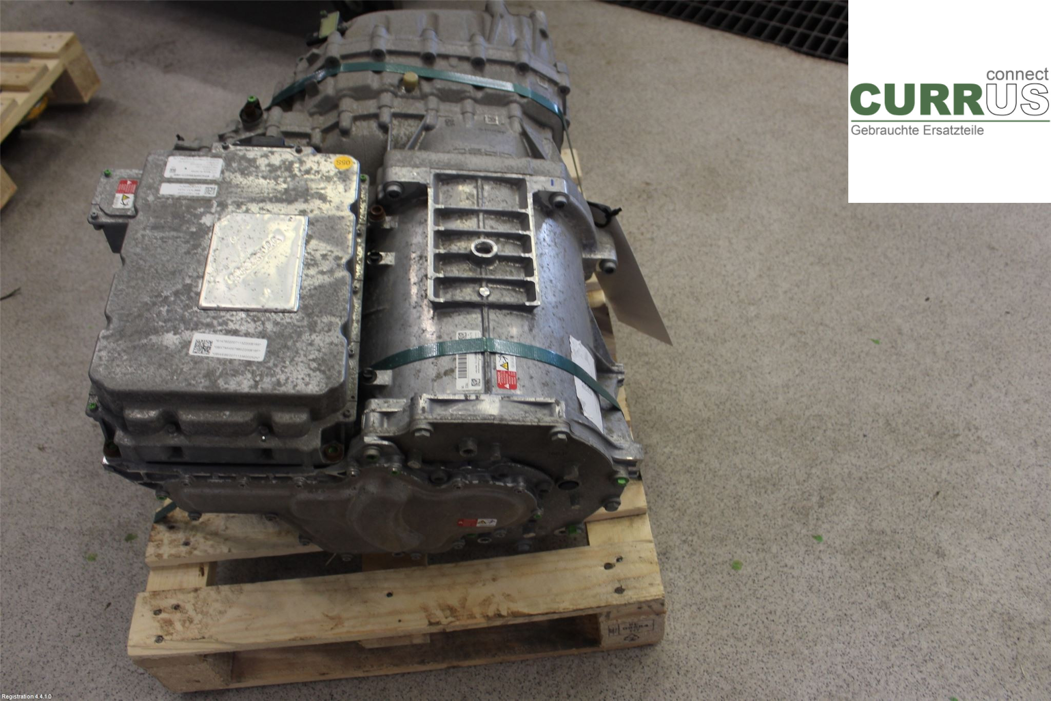 PORSCHE TAYCAN 20- Silnik PAD 901 141  X EBE