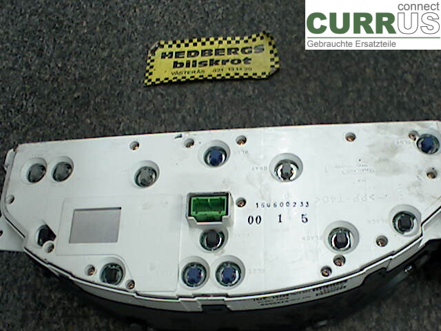 VOLVO V70      00-04 Instrumentenkombination 8251281 