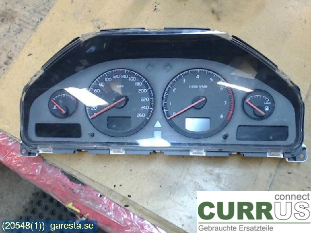 VOLVO V70      00-04 Instrumentenkombination 8251281 