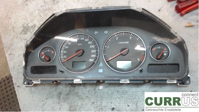 VOLVO XC70   05-07 Instrument cluster / comb  D5244T4 2,4 D5