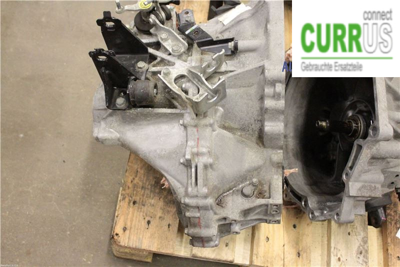 TOYOTA AVENSIS   09-15 Gearbox (6-speed) 30300-20A20 2.0 D-4D
