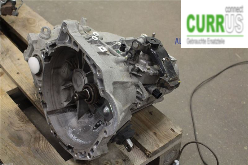 KIA SPORTAGE (SL) 11-15 Gearbox (6-speed) 4300026950 G4FD