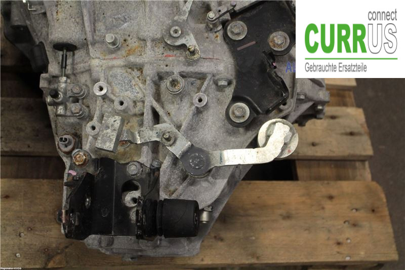 TOYOTA YARIS  15-20 6-Gang-Getriebe 30300-0D311 1NR-FE