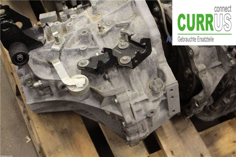 TOYOTA YARIS  15-20 6-Gang-Getriebe 30300-0D311 1NR-FE