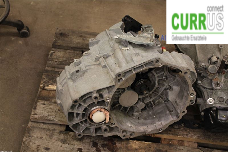 VW CADDY  11-15 Gearbox (6-speed) 02Q 300 048 M  DFSE