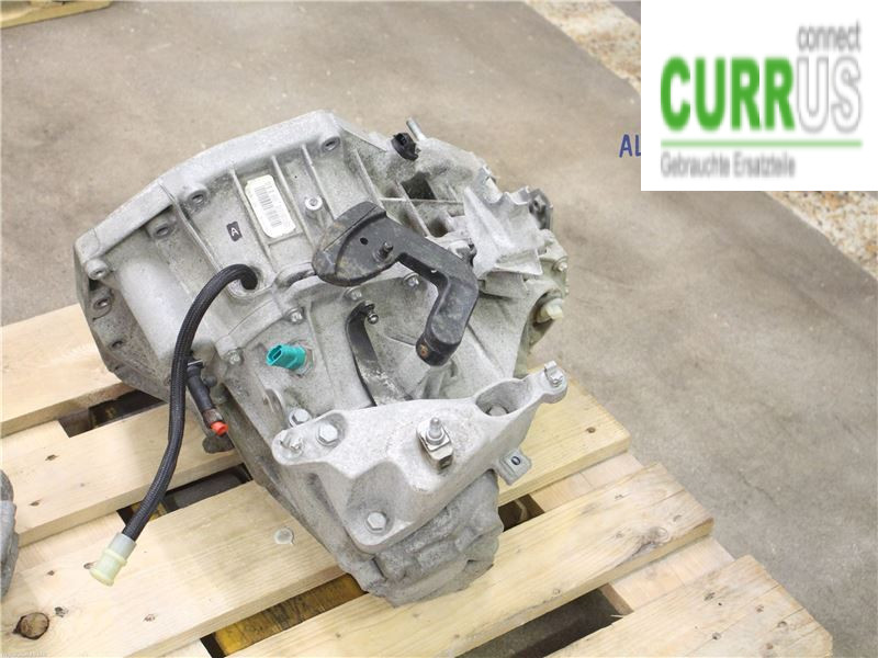 DACIA DUSTER  10-17 Skrzynia 6-biegowa 8201057489 K9K-898