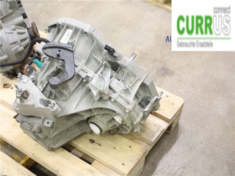 DACIA DUSTER  10-17 Skrzynia 6-biegowa 8201057489 K9K-898