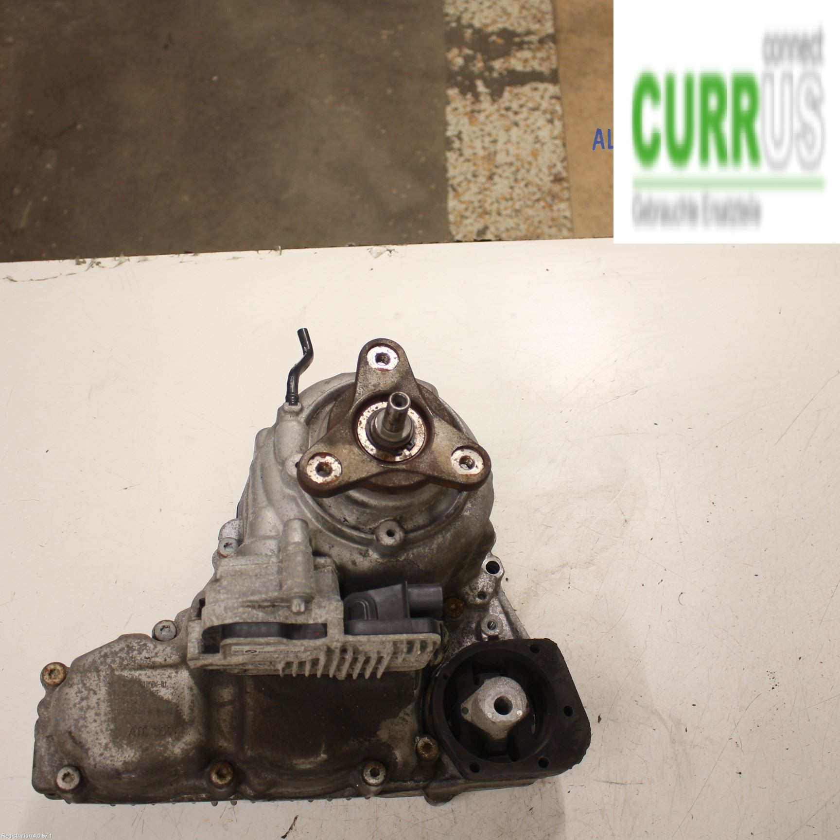 BMW X1 E84    10-15 Distribution gear box 27 10 8 697 976 N47-D20C