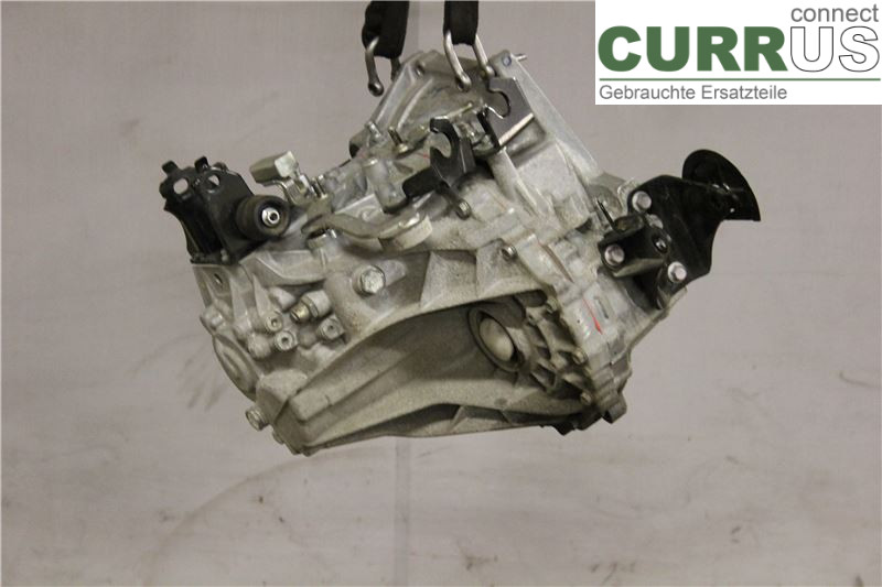 TOYOTA AURIS      13-19 6-Gang-Getriebe 30300-02190 1ZR-FAE