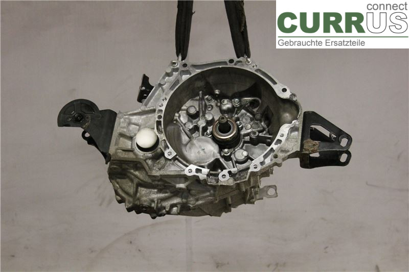 TOYOTA AURIS      13-19 6-Gang-Getriebe 30300-02190 1ZR-FAE