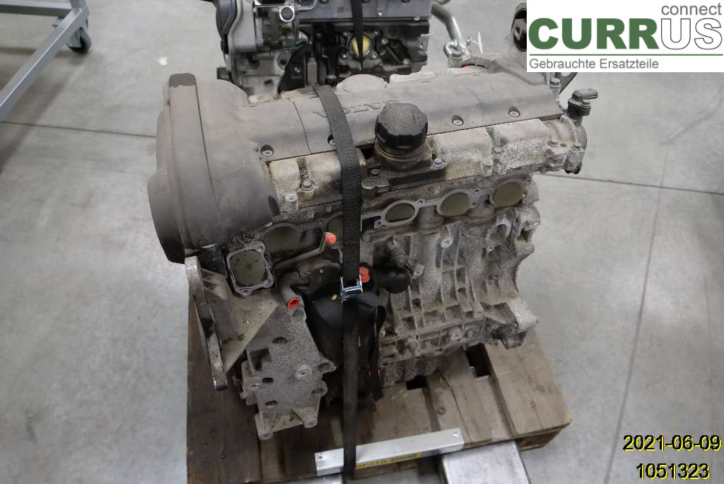 VOLVO V70      05-08 Motor 8251487 B5244SG