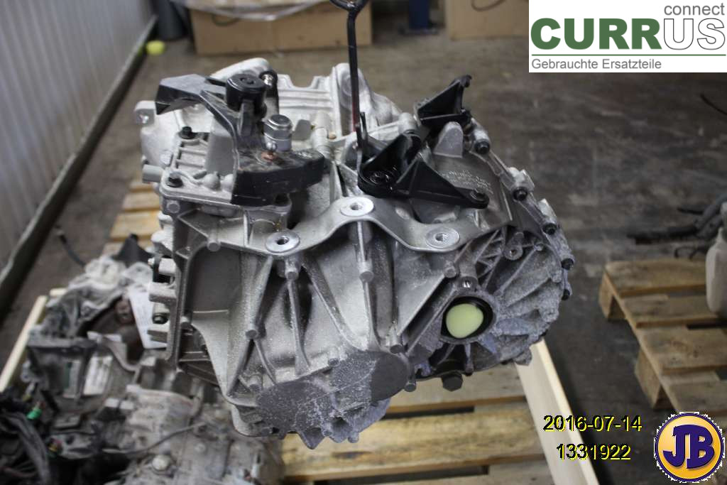 VOLVO V40  CROSS COUNTRY 13-19 Gearbox (6-speed) 36012742 D4204T8