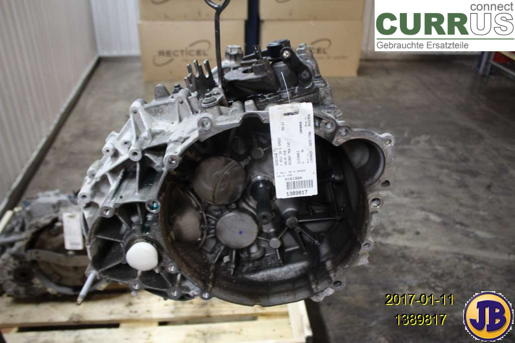 VOLVO V50      08-12 Skrzynia 6-biegowa 36001860 D5204T