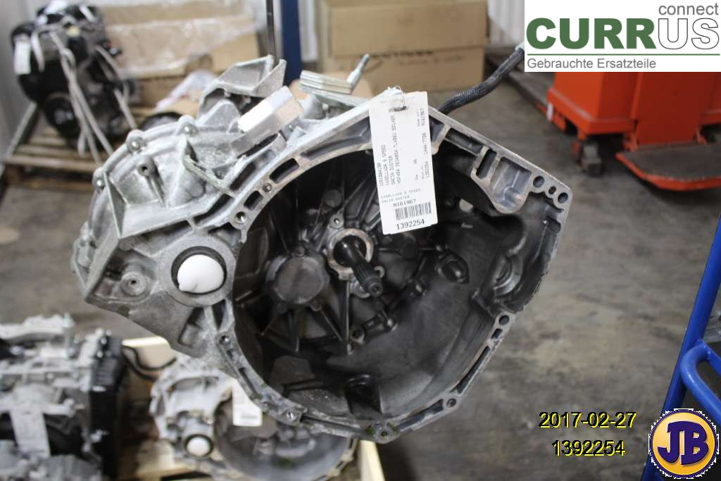 DACIA DUSTER  10-17 Gearbox (6-speed) 320108419R H5F404 D034854