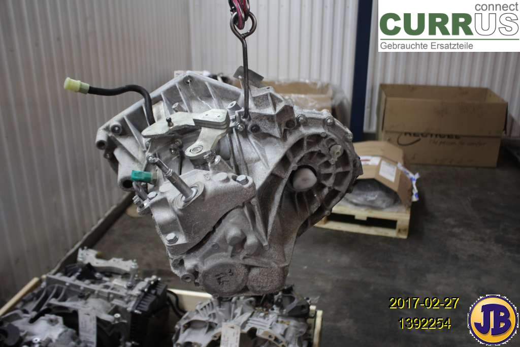DACIA DUSTER  10-17 Gearbox (6-speed) 320108419R H5F404 D034854