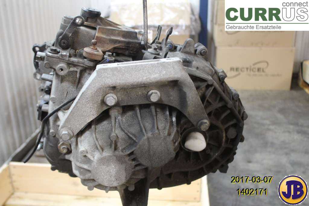 VOLVO V60  11-13 Skrzynia 6-biegowa 36001863 D5204T3