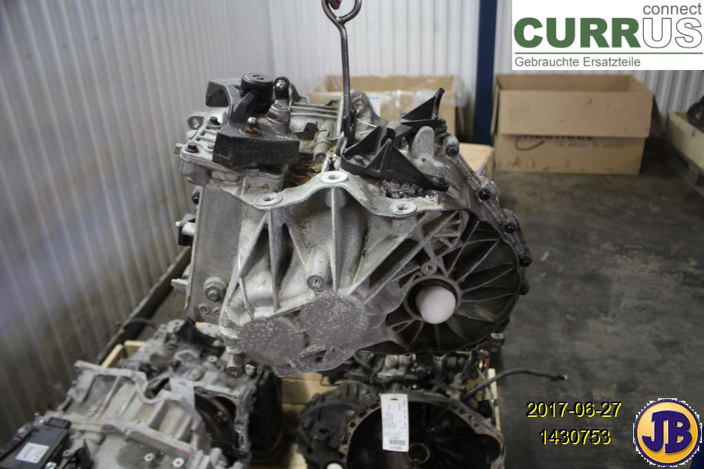 VOLVO V70    14-16 Gearbox (6-speed) 36010330 D4204T5