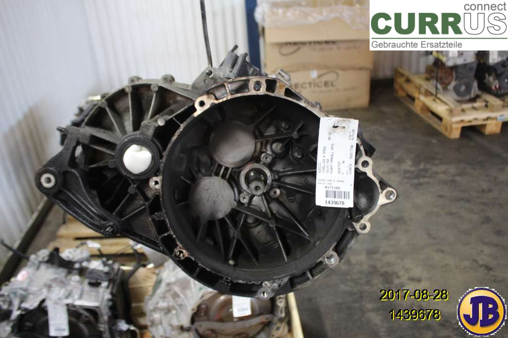 VOLVO V50      08-12 Gearkasse 6 gear 8252231 D4204T