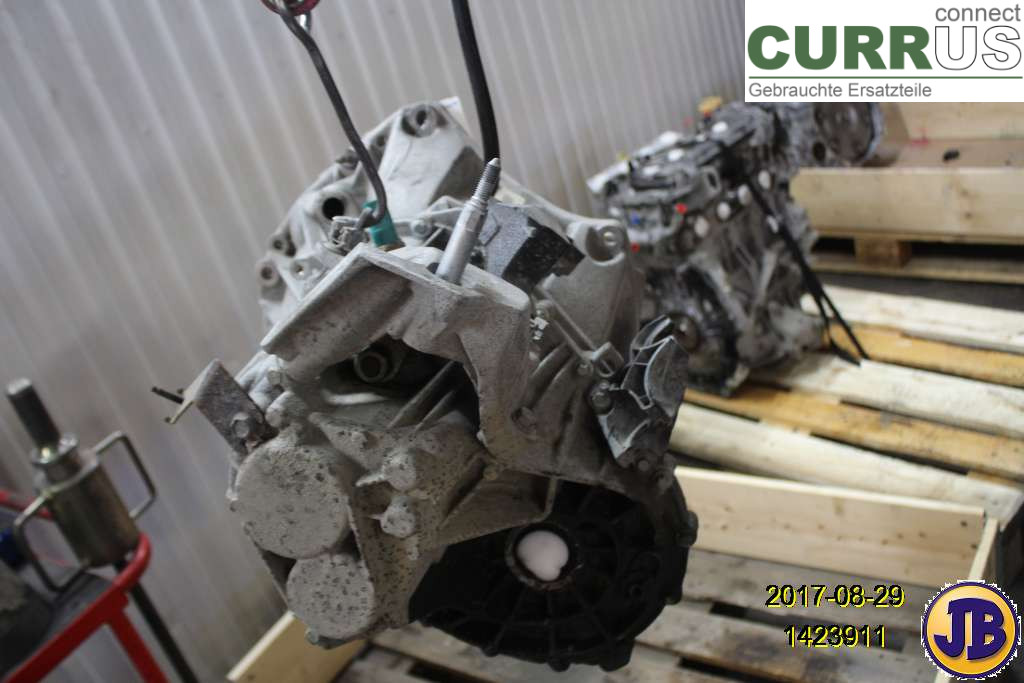RENAULT LAGUNA III 08-10 Gearbox (6-speed) 8201365924 M4R-704
