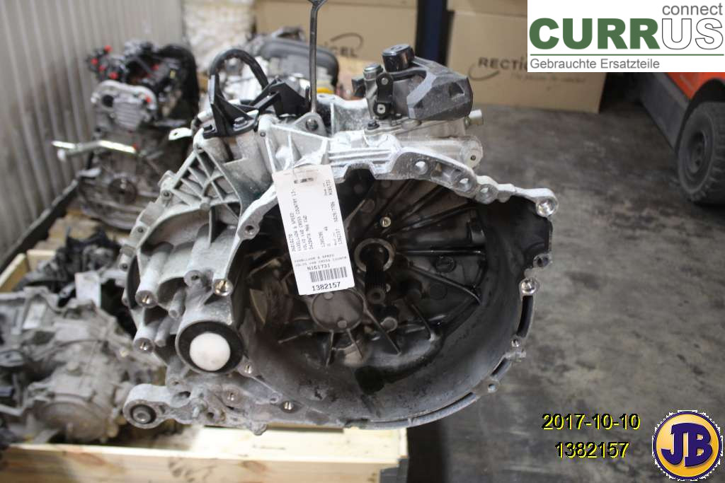 VOLVO V40  CROSS COUNTRY 13-19 Gearbox (6-speed) 36012742 D4204T8
