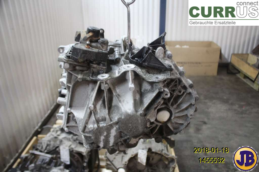 VOLVO V60  14-18 Gearbox (6-speed) 36012742 D4204T9