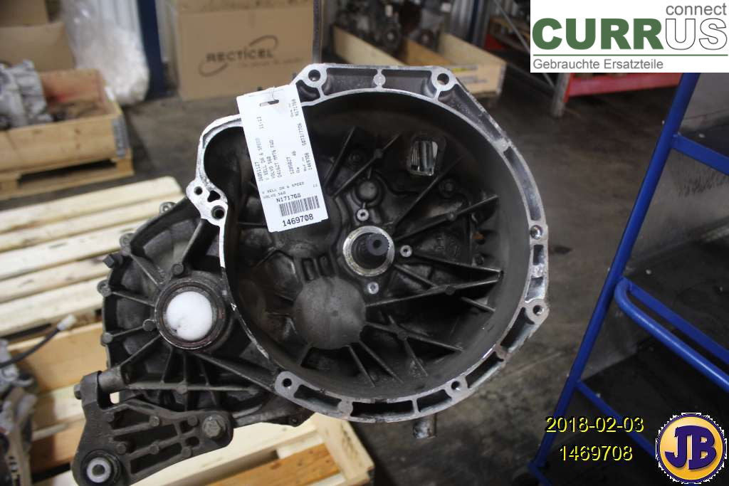 VOLVO S60      11-13 Gearbox (6-speed) 36051127 D4162T