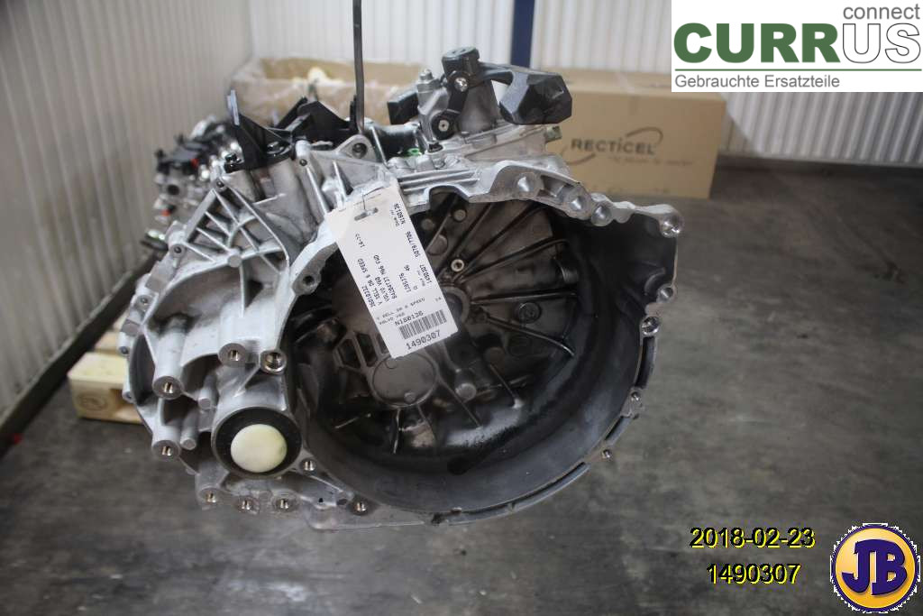 VOLVO V60  14-18 Gearbox (6-speed) 36010332 B4204T37